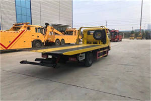 城中非事故拖车