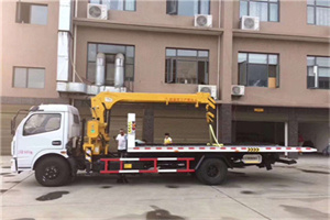 城中附近汽车轮胎更换